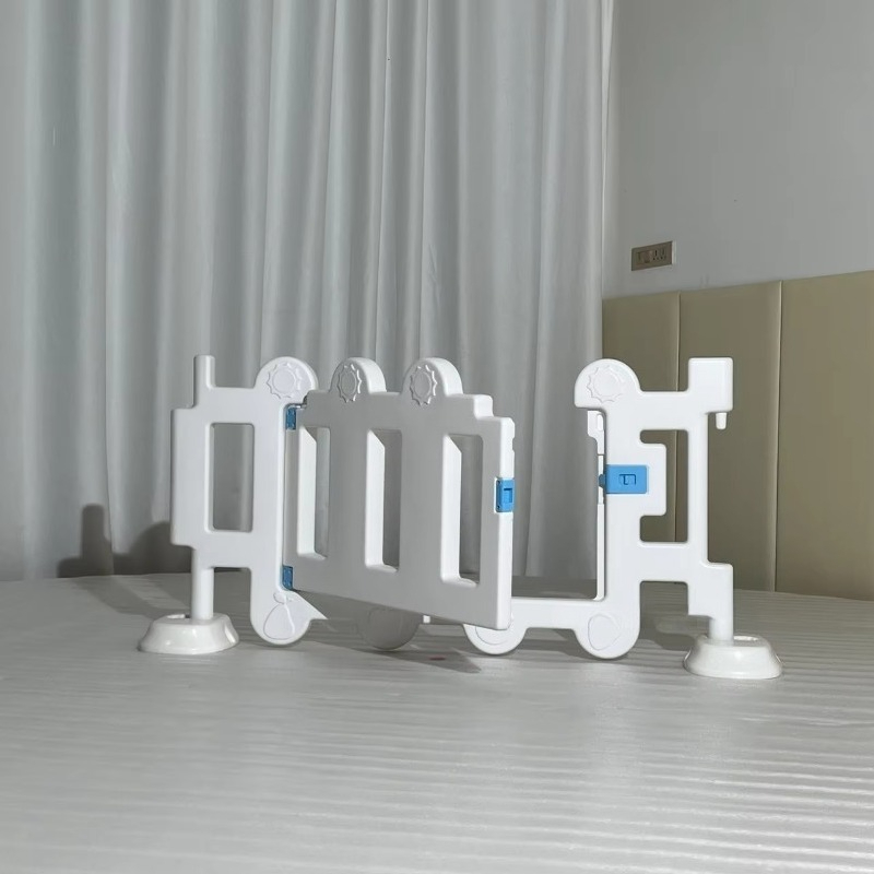 Easy-to-install portable plast - đánh giá và giá Kids Outdoor Fence